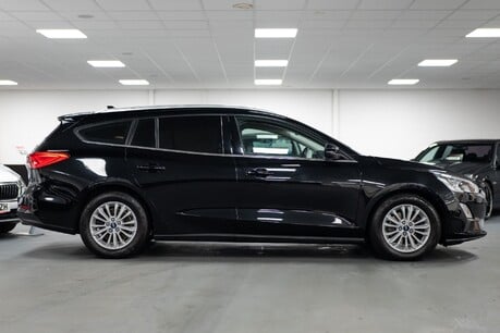 Ford Focus Titanium Auto 13