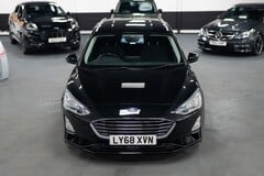 Ford Focus Titanium Auto 1