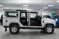 Land Rover Defender 110 Xs Td D/C Image 20