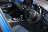 Toyota C-HR Dynamic Hev Cvt Image 11