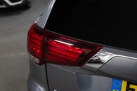 Mitsubishi Outlander Design Phev Cvt Image 13