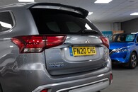 Mitsubishi Outlander Design Phev Cvt Image 17