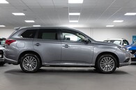 Mitsubishi Outlander Design Phev Cvt Image 15