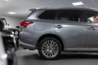 Mitsubishi Outlander Design Phev Cvt Image 9