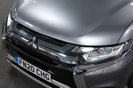 Mitsubishi Outlander Design Phev Cvt 24