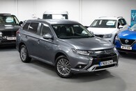 Mitsubishi Outlander Design Phev Cvt Image 2