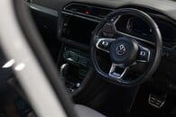 Volkswagen Tiguan R-Line Tech Tdi S- Image 38