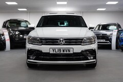 Volkswagen Tiguan R-Line Tech Tdi S- 1