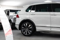 Volkswagen Tiguan R-Line Tech Tdi S- Image 14