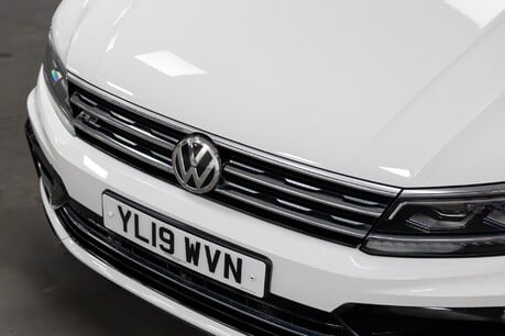 Volkswagen Tiguan R-Line Tech Tdi S- 25