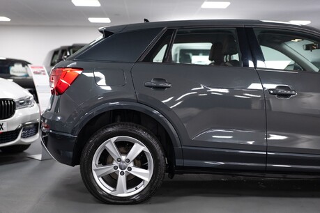 Audi Q2 Sport 30 Tdi S-A 9