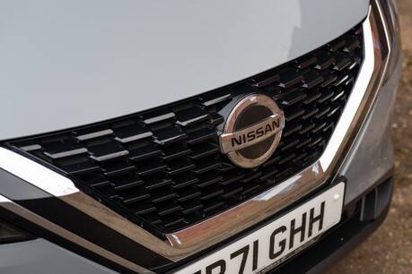 Nissan Qashqai Tekna + Dig-T Mhe 21