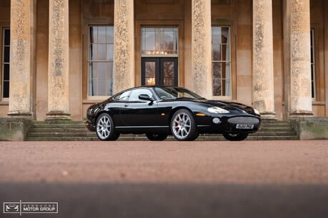 Jaguar XK8 XKR COUPE 4