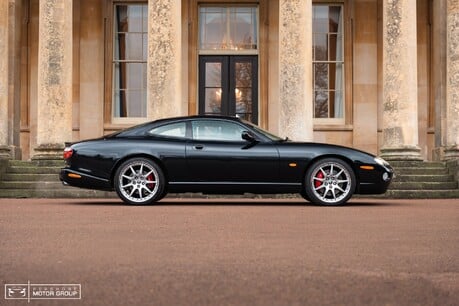 Jaguar XK8 XKR COUPE 5