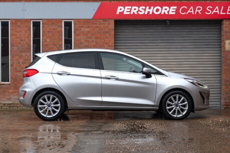 Ford Fiesta TITANIUM 16