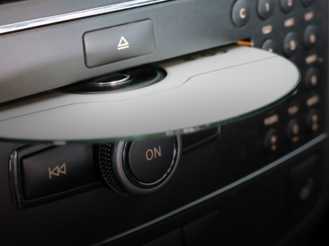 The End of CD Players in Cars: The Shift to Digital In-Car Entertainment