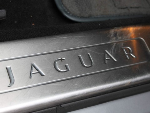 Jaguar XJ 3.0d V6 Luxury Auto Euro 5 (s/s) 4dr 31