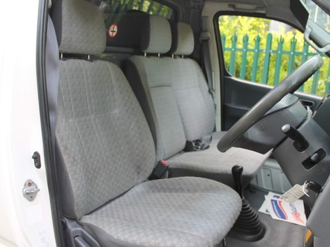 Toyota Hiace 2.5 D-4D 300 GS (Twin Rear Doors) 4dr 17