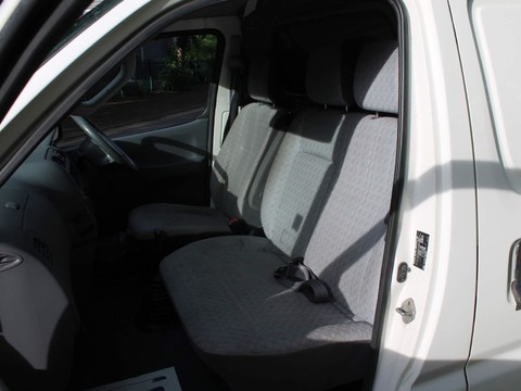 Toyota Hiace 2.5 D-4D 300 GS (Twin Rear Doors) 4dr 14