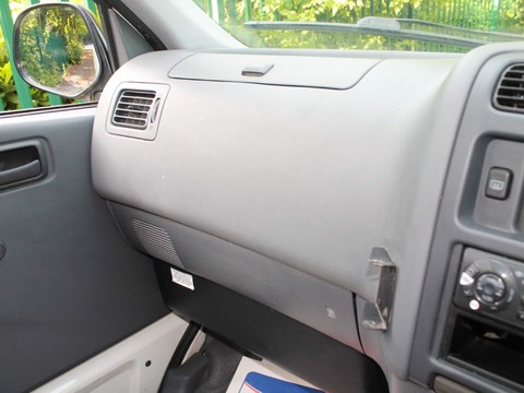 Toyota Hiace 2.5 D-4D 300 GS (Twin Rear Doors) 4dr 30