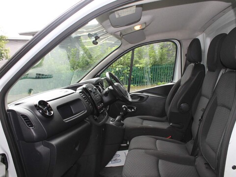 Vauxhall Vivaro 1.6 CDTi 2900 Sportive L2 H1 Euro 6 5dr 15