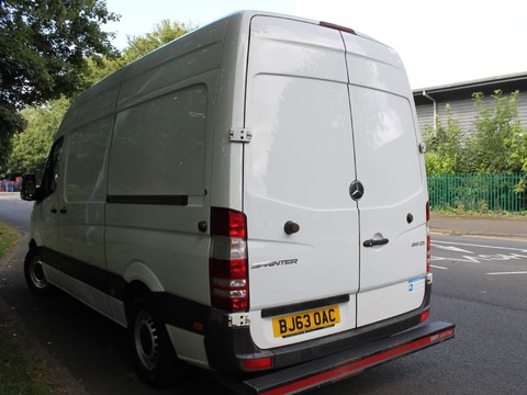 Mercedes-Benz Sprinter 2.1 313 CDi RWD L2 4dr 6