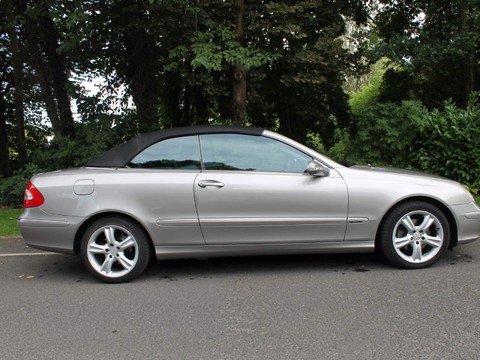 Mercedes-Benz CLK 3.2 CLK320 Avantgarde Cabriolet 2dr 21