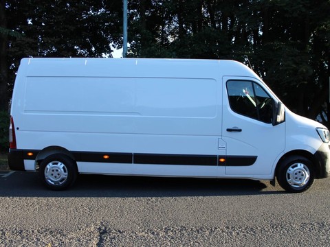 Renault Master 2.3 dCi 35 Business FWD LWB Medium Roof Euro 6 4dr 2