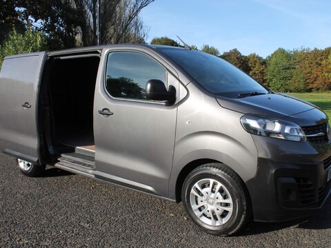 Vauxhall Vivaro 1.5 Turbo D 2900 Dynamic L2 H1 Euro 6 (s/s) 6dr 45