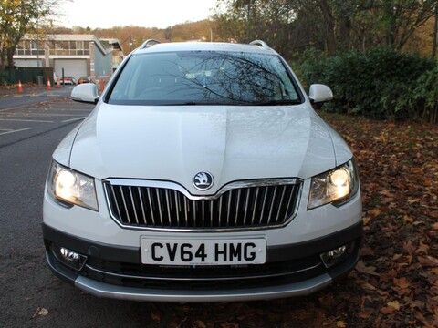 Skoda Superb 2.0 TDI Tour de France 4WD Euro 5 5dr 8