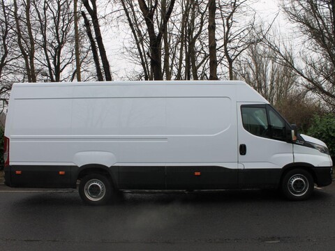 Iveco Daily 2.3 TD 13V 35S 4100 (International Edition) HiMatic L3 H2 4dr 2