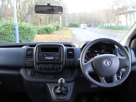 Vauxhall Vivaro 1.6 CDTi 2900 L2 H1 Euro 6 (s/s) 5dr (9 Seat) 21