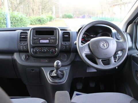 Vauxhall Vivaro 1.6 CDTi 2900 L2 H1 Euro 6 (s/s) 5dr (9 Seat) 29