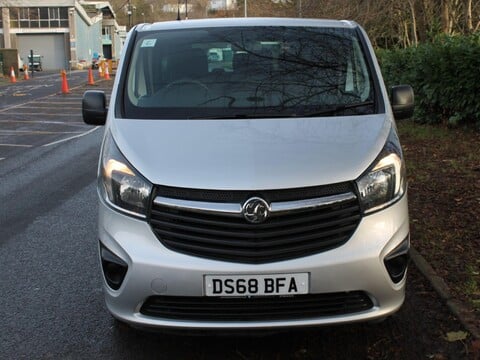 Vauxhall Vivaro 1.6 CDTi 2900 L2 H1 Euro 6 (s/s) 5dr (9 Seat) 11