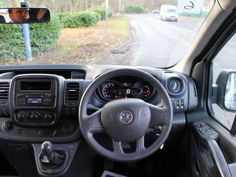 Vauxhall Vivaro 1.6 CDTi 2900 L2 H1 Euro 6 (s/s) 5dr (9 Seat) 22