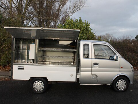 DFSK Loadhopper catering van 4