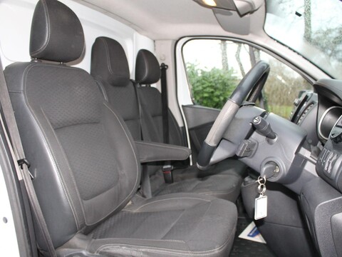 Vauxhall Vivaro 1.6 CDTi 2900 Sportive L2 H1 Euro 6 5dr 12