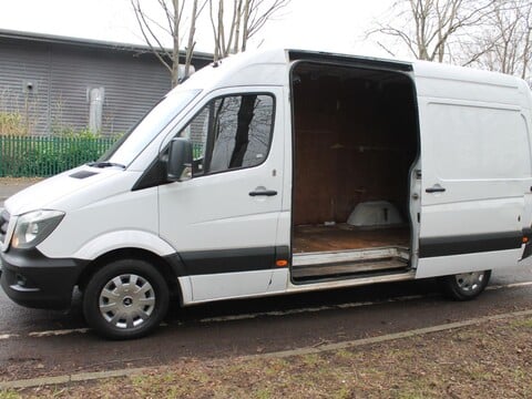 Mercedes-Benz Sprinter 2.1 314 CDi RWD L2 5dr 8