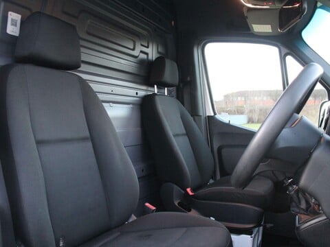 Mercedes-Benz Sprinter 2.1 311 CDI RWD L3 H2 Euro 6 5dr 24