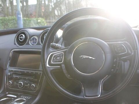 Jaguar XJ 3.0d V6 Luxury Auto Euro 5 (s/s) 4dr 20