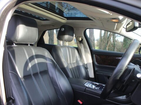Jaguar XJ 3.0d V6 Luxury Auto Euro 5 (s/s) 4dr 16