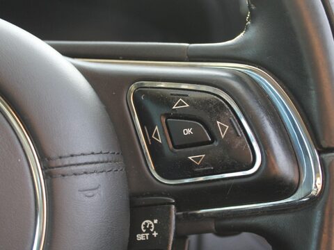 Jaguar XJ 3.0d V6 Luxury Auto Euro 5 (s/s) 4dr 25