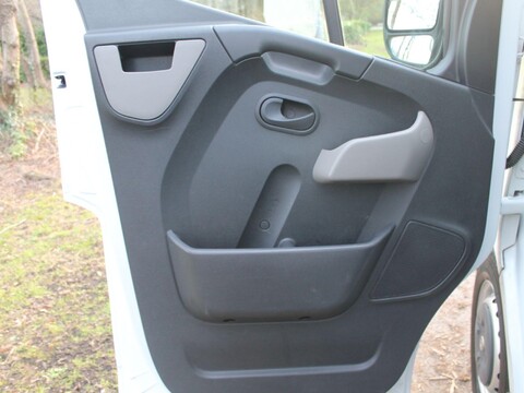 Vauxhall Movano 2.3 CDTi 2800 FWD L1 H1 Euro 6 5dr 15