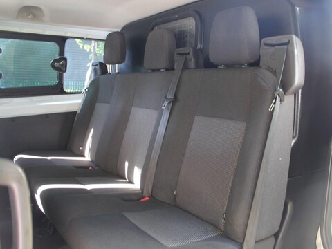 Ford Transit Custom 2.2 TDCi 290 L2 H1 5dr 8