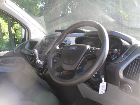 Ford Transit Custom 2.2 TDCi 290 L2 H1 5dr 11