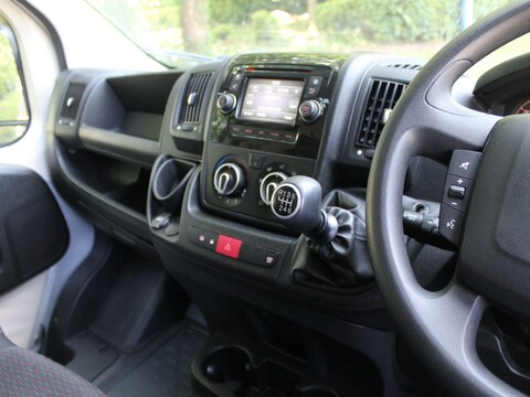 Peugeot Boxer 2.0 BlueHDi 335 Professional L3 H2 Euro 6 5dr 7