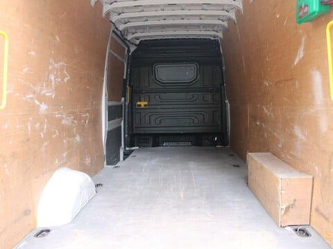Volkswagen Crafter 2.0 TDI CR35 Trendline RWD LWB High Roof Euro 6 (s/s) 5dr 25