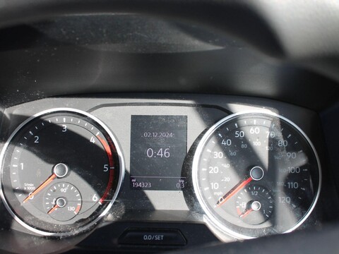 Volkswagen Crafter 2.0 TDI CR35 Trendline RWD MWB Euro 6 (s/s) 5dr 24
