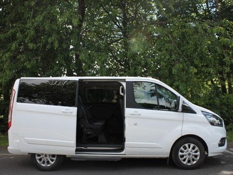 Ford Tourneo Custom 1.0 320 EcoBoost 13.6kWh Titanium Auto L1 Euro 6 5dr 3