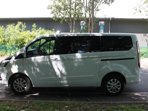Ford Tourneo Custom 1.0 320 EcoBoost 13.6kWh Titanium Auto L1 Euro 6 5dr 9